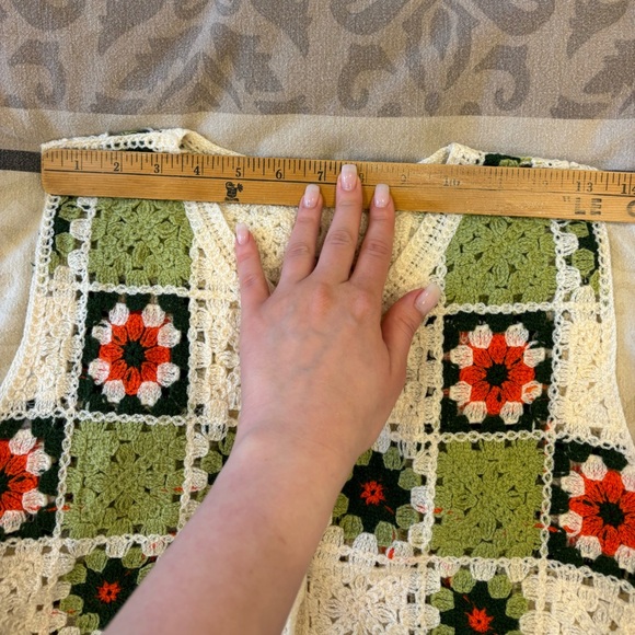 Country Style Vests Sleeveless Floral Crochet Patchwork in Green and Cream Small - Picture 10 of 10